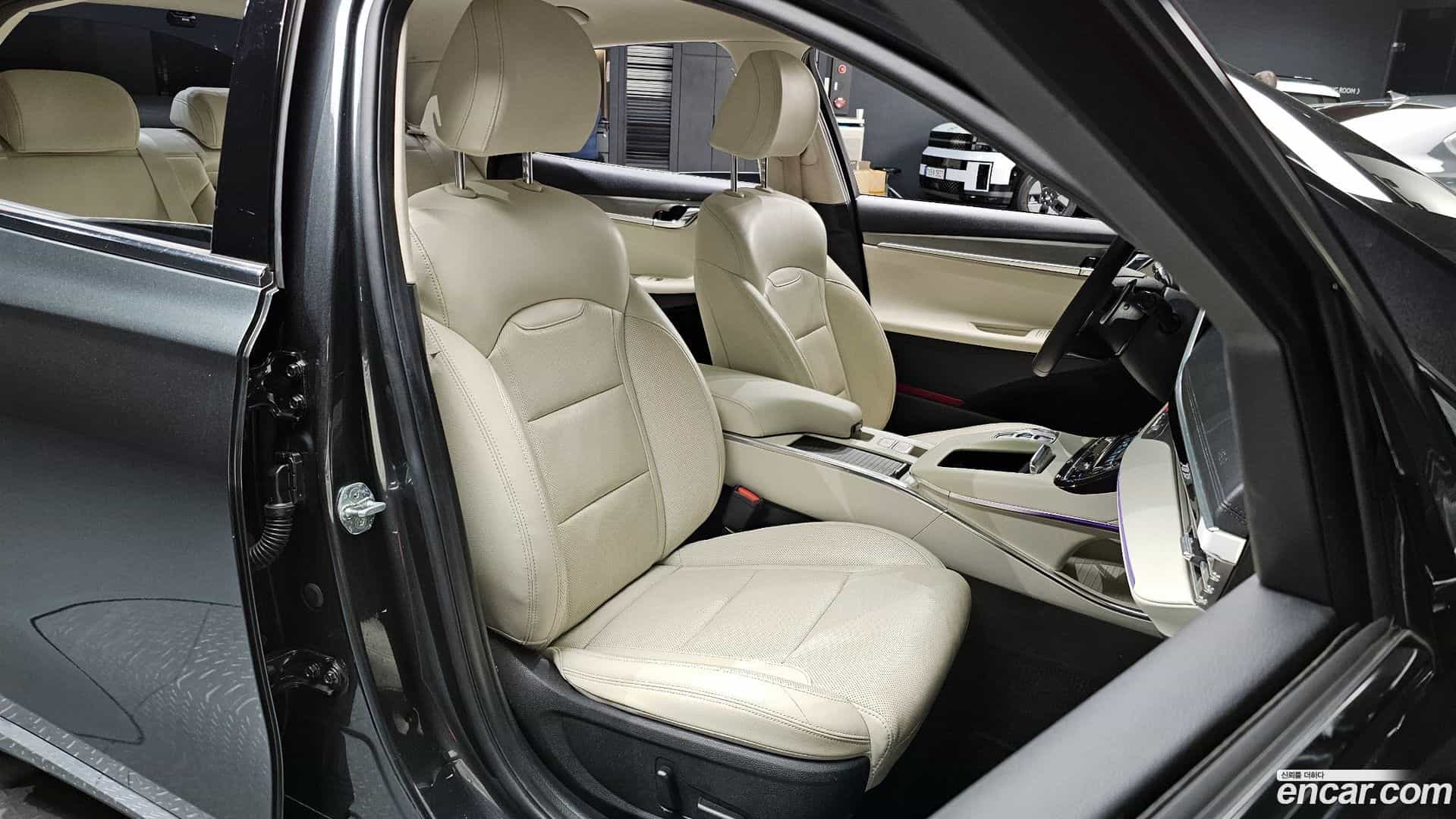Grandeur Hyundai 2022.1-INNER-010