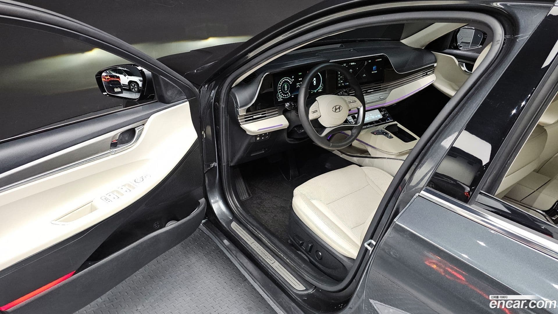 Main__Slider__Photo:Grandeur Hyundai 2022.1-10