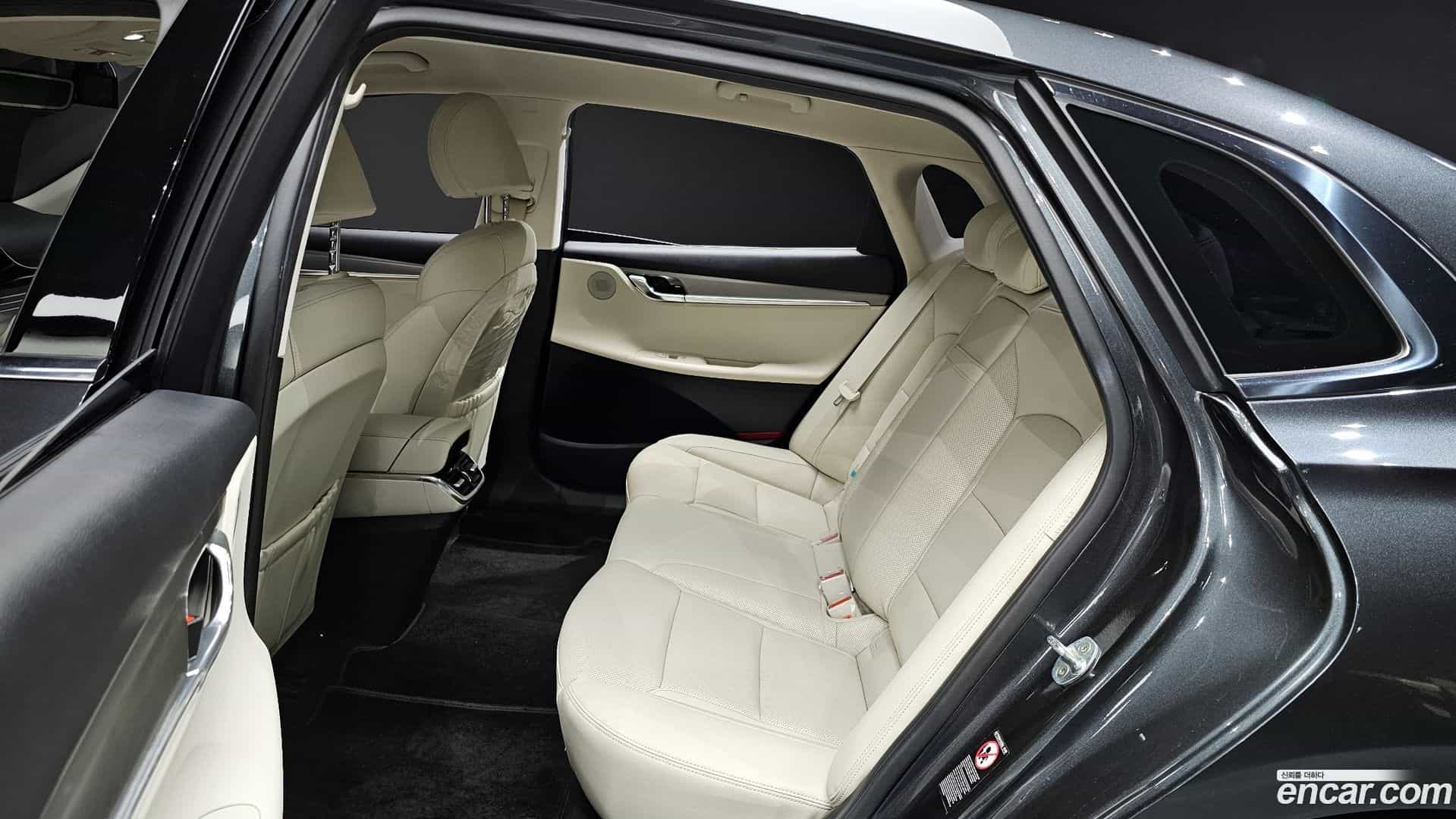 Grandeur Hyundai 2022.1-OPTION-016