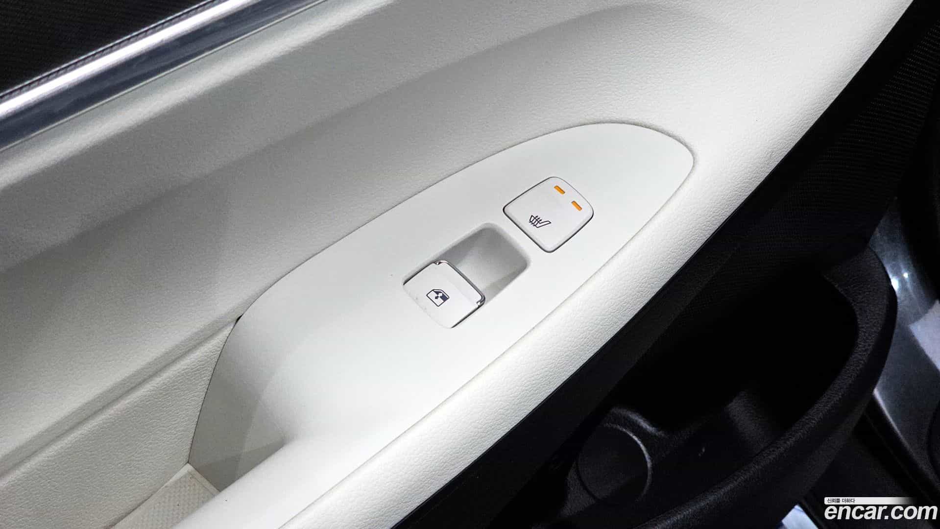 Grandeur Hyundai 2022.1-OPTION-023