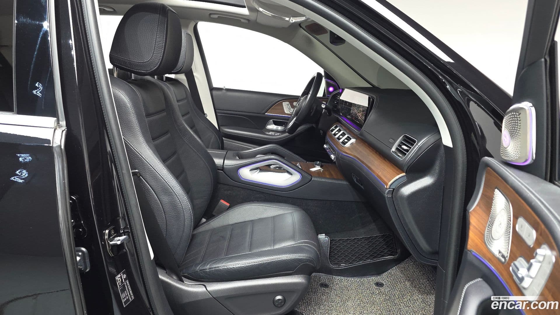 Main__Slider__Photo:GLE-Class Mercedes-Benz 2021.5-9