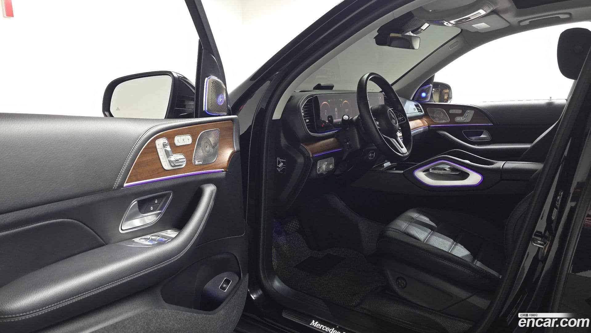 Main__Slider__Photo:GLE-Class Mercedes-Benz 2021.5-10