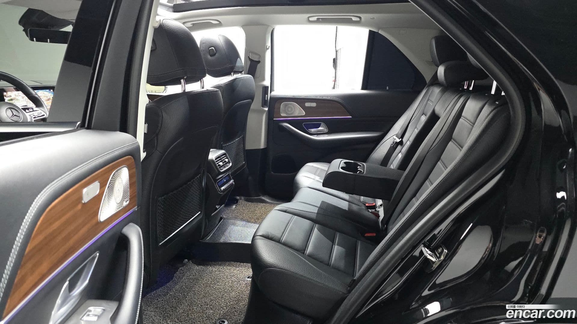 Main__Slider__Photo:GLE-Class Mercedes-Benz 2021.5-11