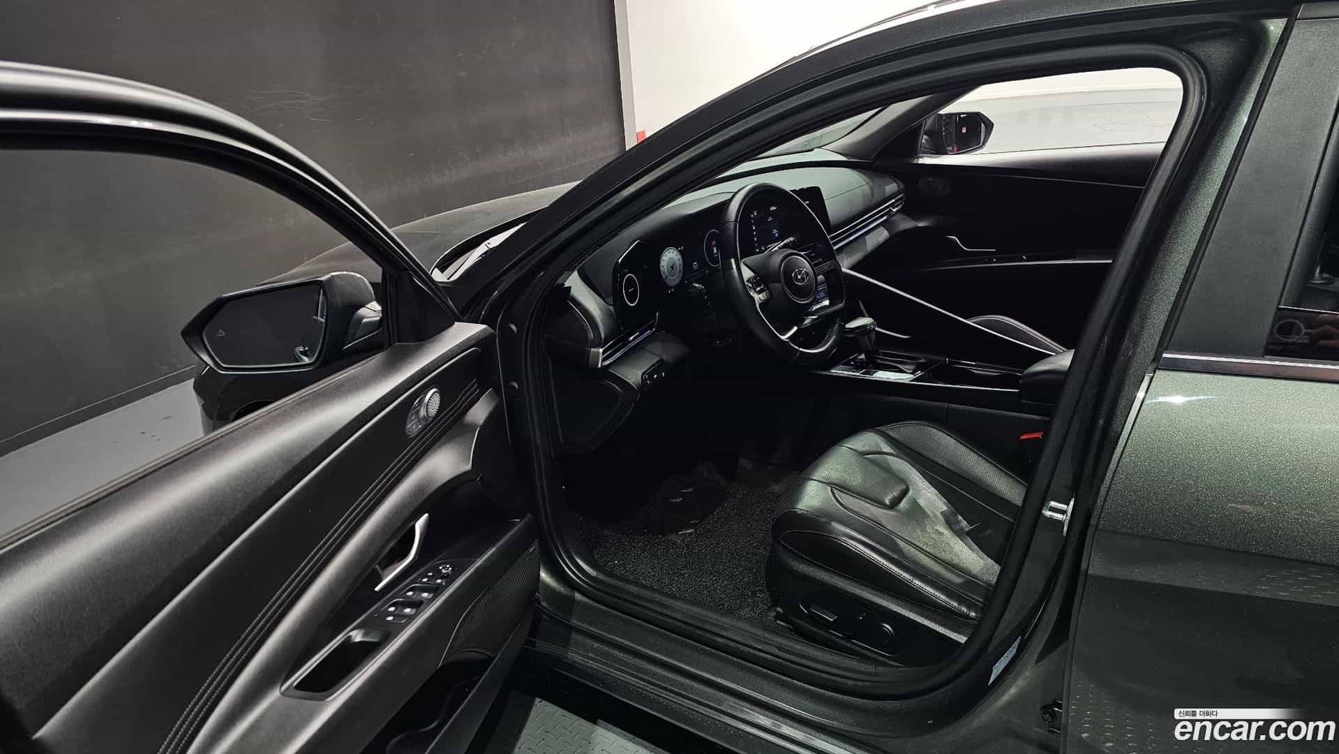 AVANTE Hyundai 2021.10-OPTION-015