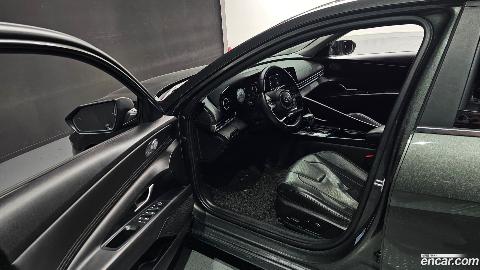 Main__Slider__Photo:AVANTE Hyundai 2021.10-10