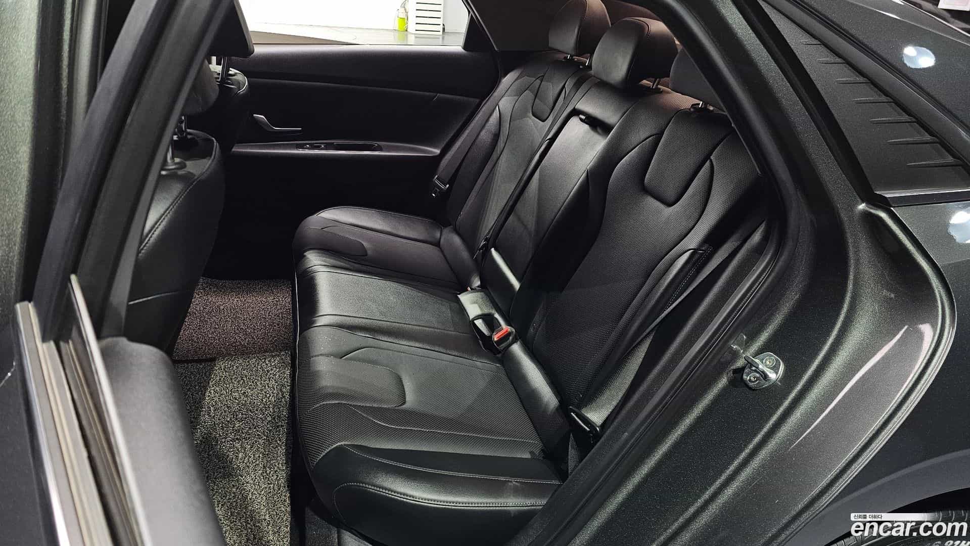 AVANTE Hyundai 2021.10-OPTION-016