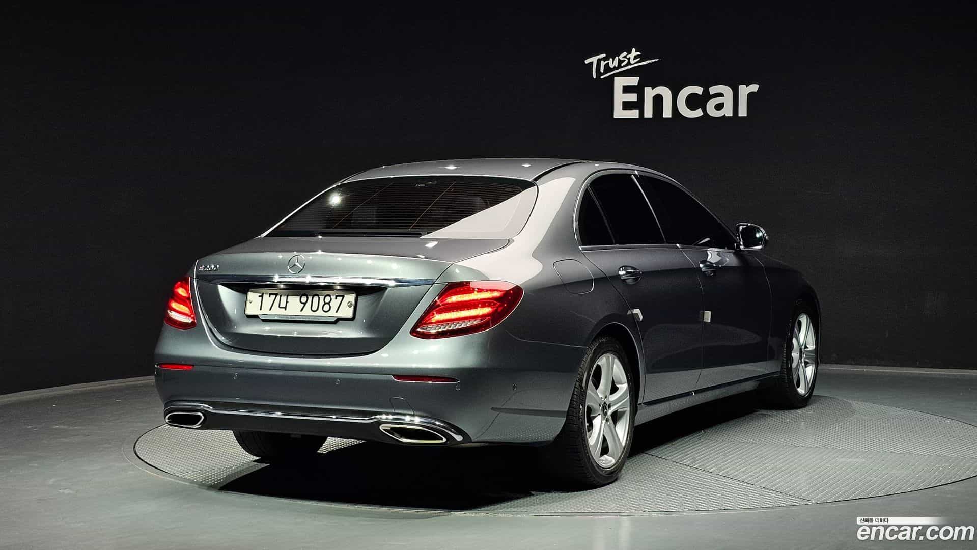 E-Class Mercedes-Benz 2017.10-OUTER-002