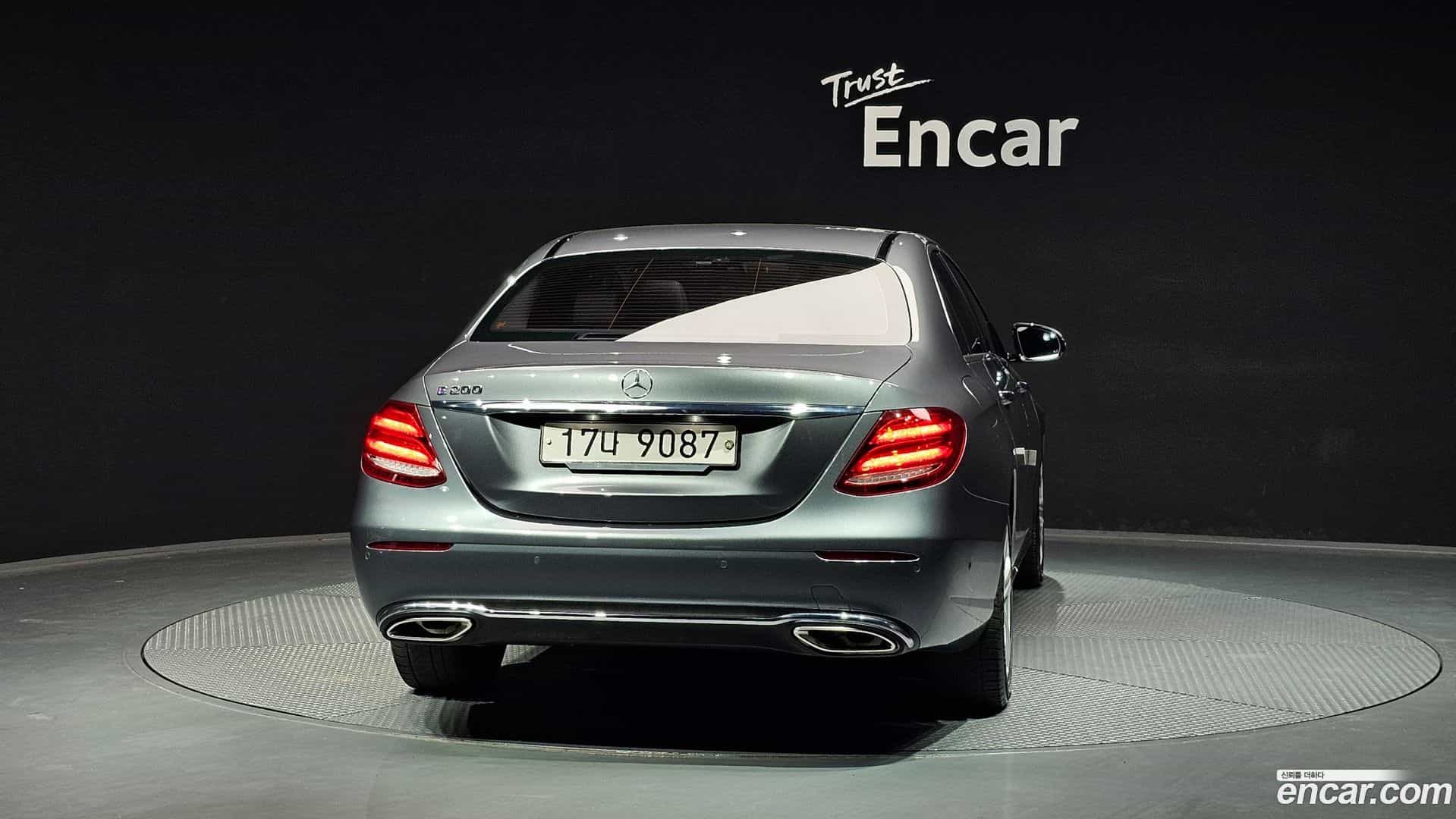 E-Class Mercedes-Benz 2017.10-OUTER-004