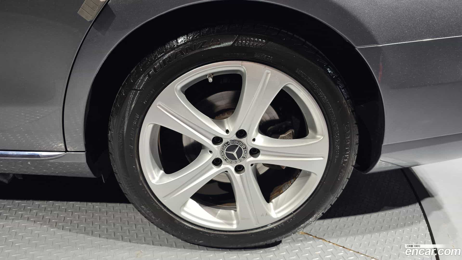 E-Class Mercedes-Benz 2017.10-OUTER-005