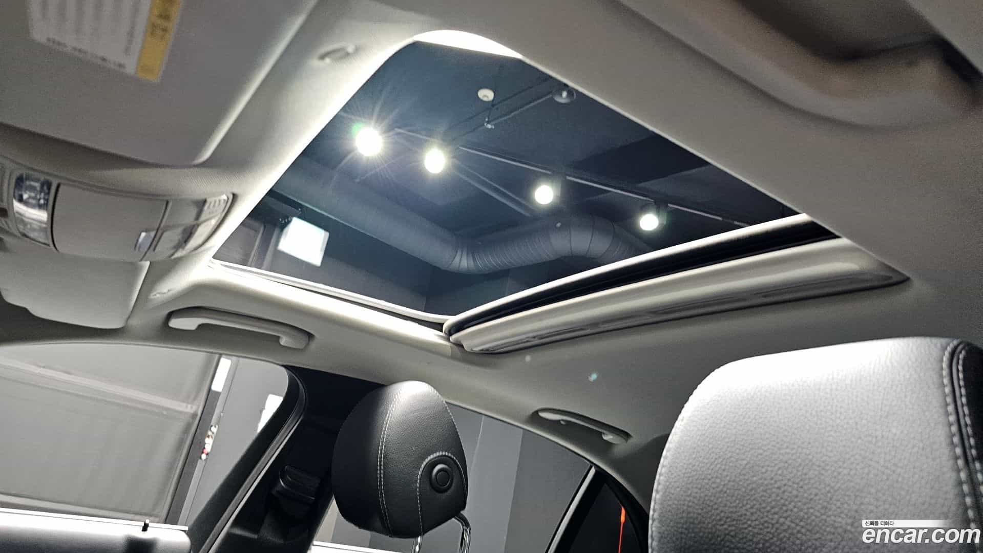 E-Class Mercedes-Benz 2017.10-OPTION-020