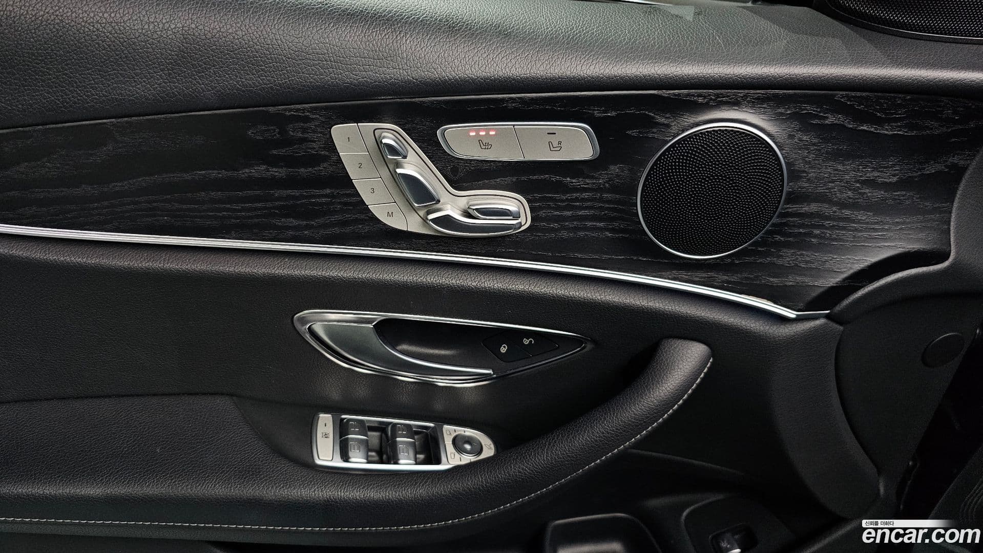 Main__Slider__Photo:E-Class Mercedes-Benz 2017.10-17