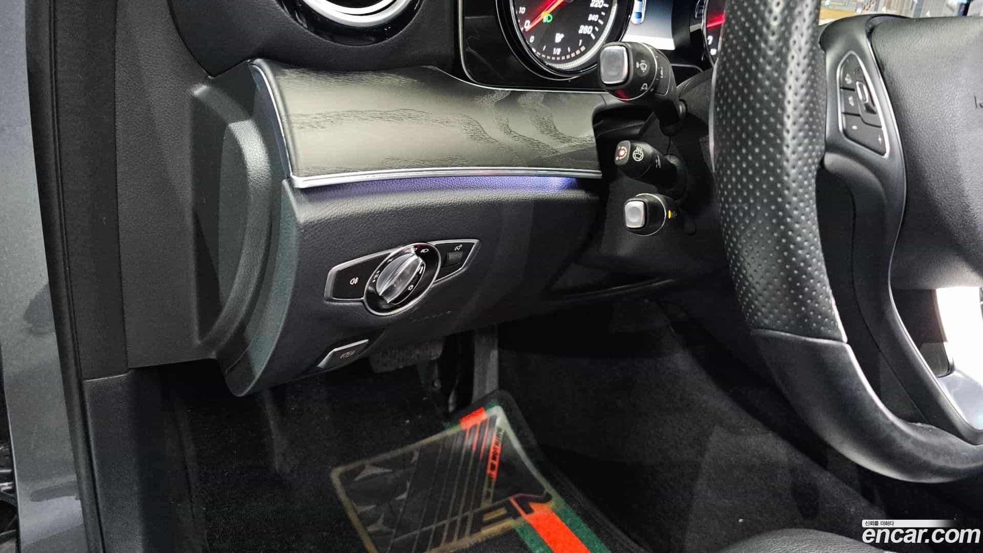 E-Class Mercedes-Benz 2017.10-OPTION-023