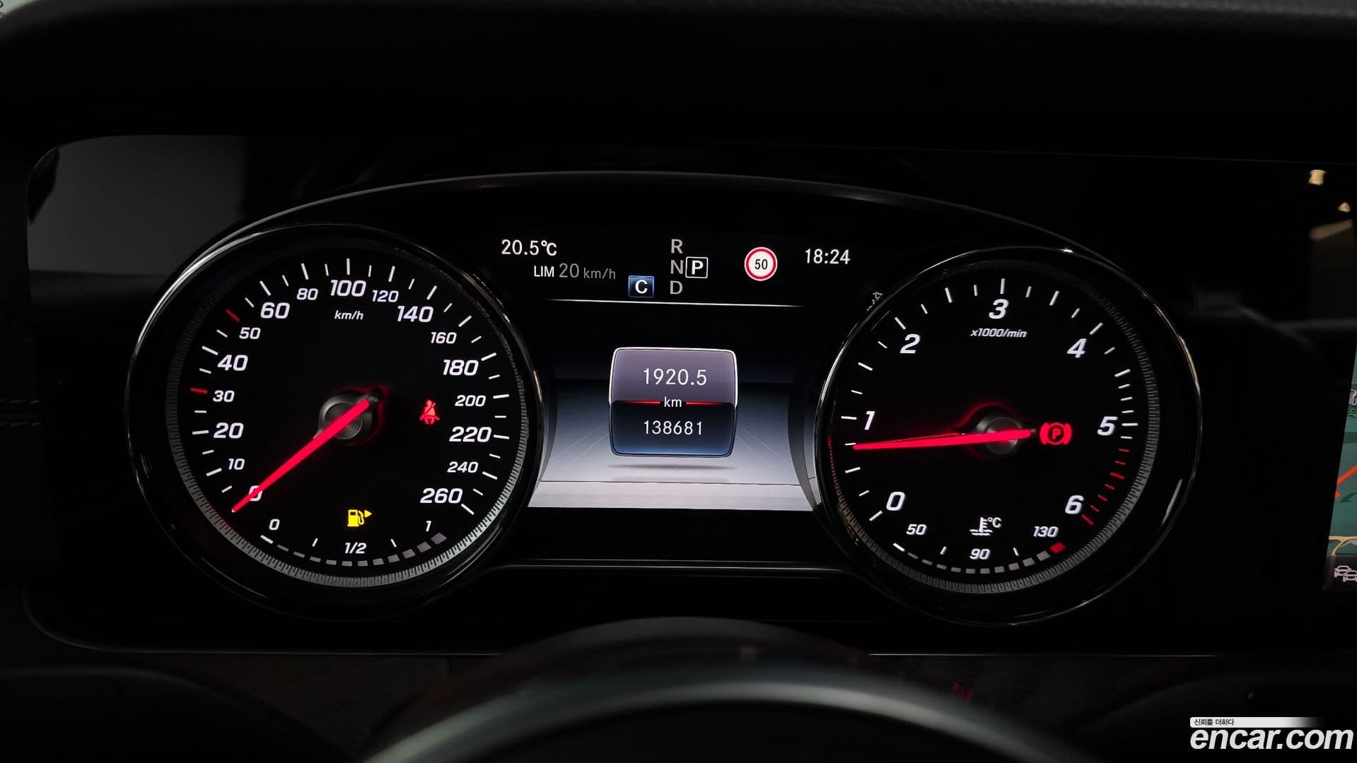 Main__Slider__Photo:E-Class Mercedes-Benz 2019.3-7