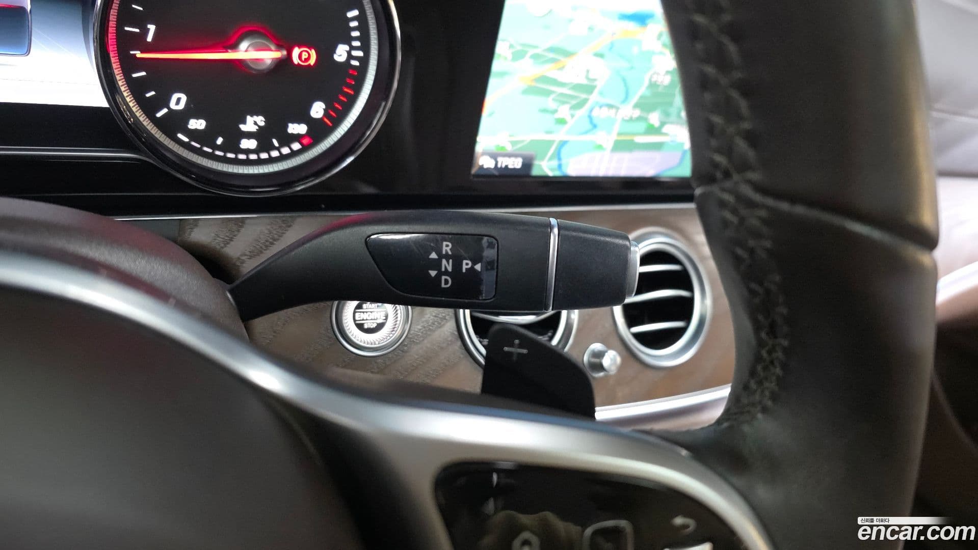 Main__Slider__Photo:E-Class Mercedes-Benz 2019.3-8