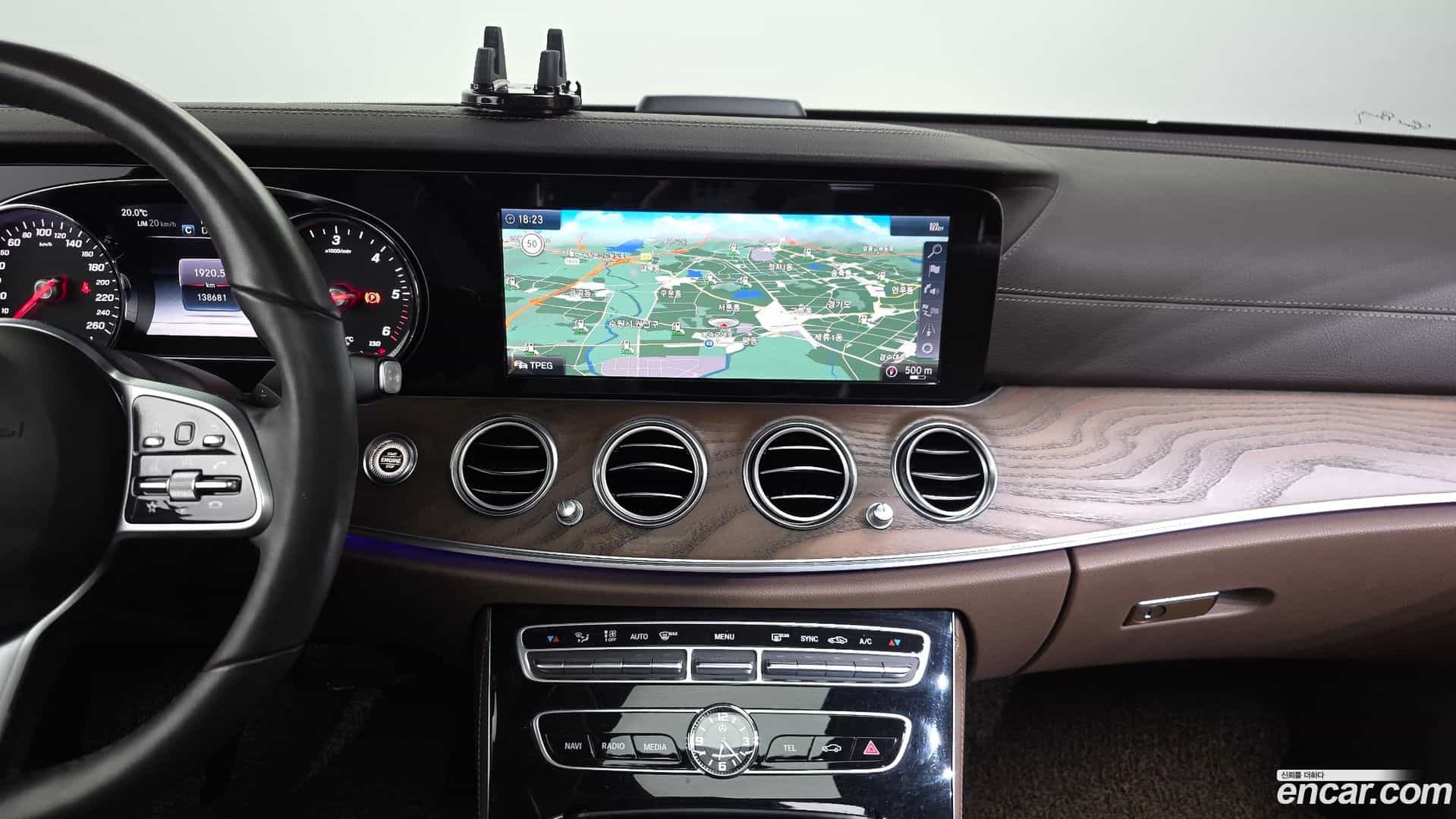 E-Class Mercedes-Benz 2019.3-OPTION-020