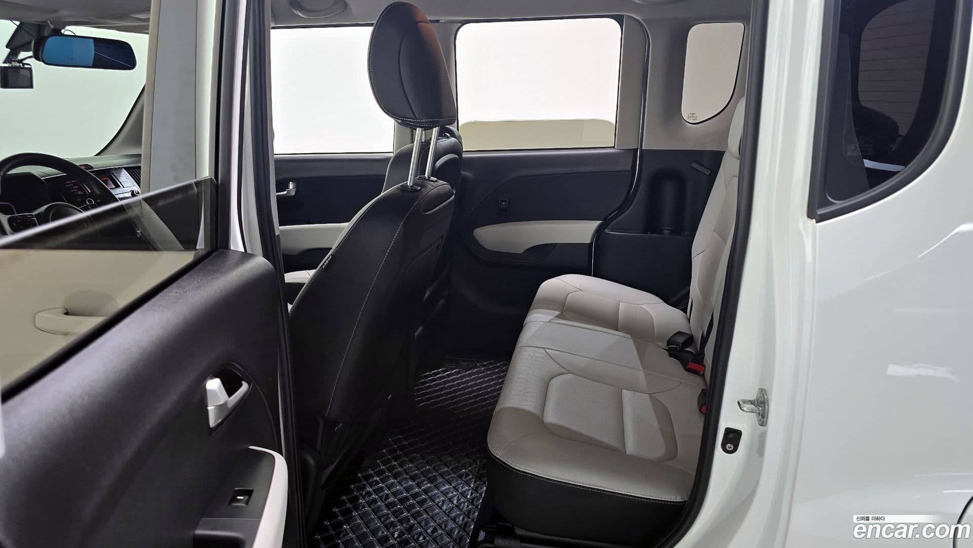 Main__Slider__Photo:RAY Kia 2023.0-10