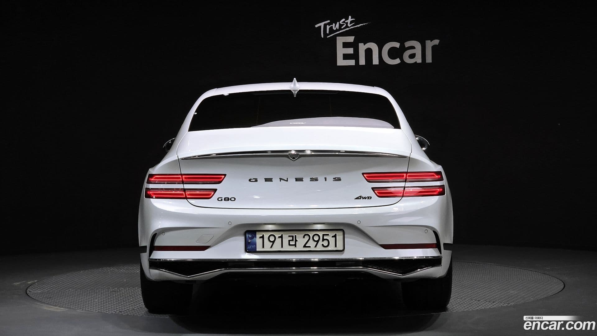 Main__Slider__Photo:G80 Genesis 2024.2-3