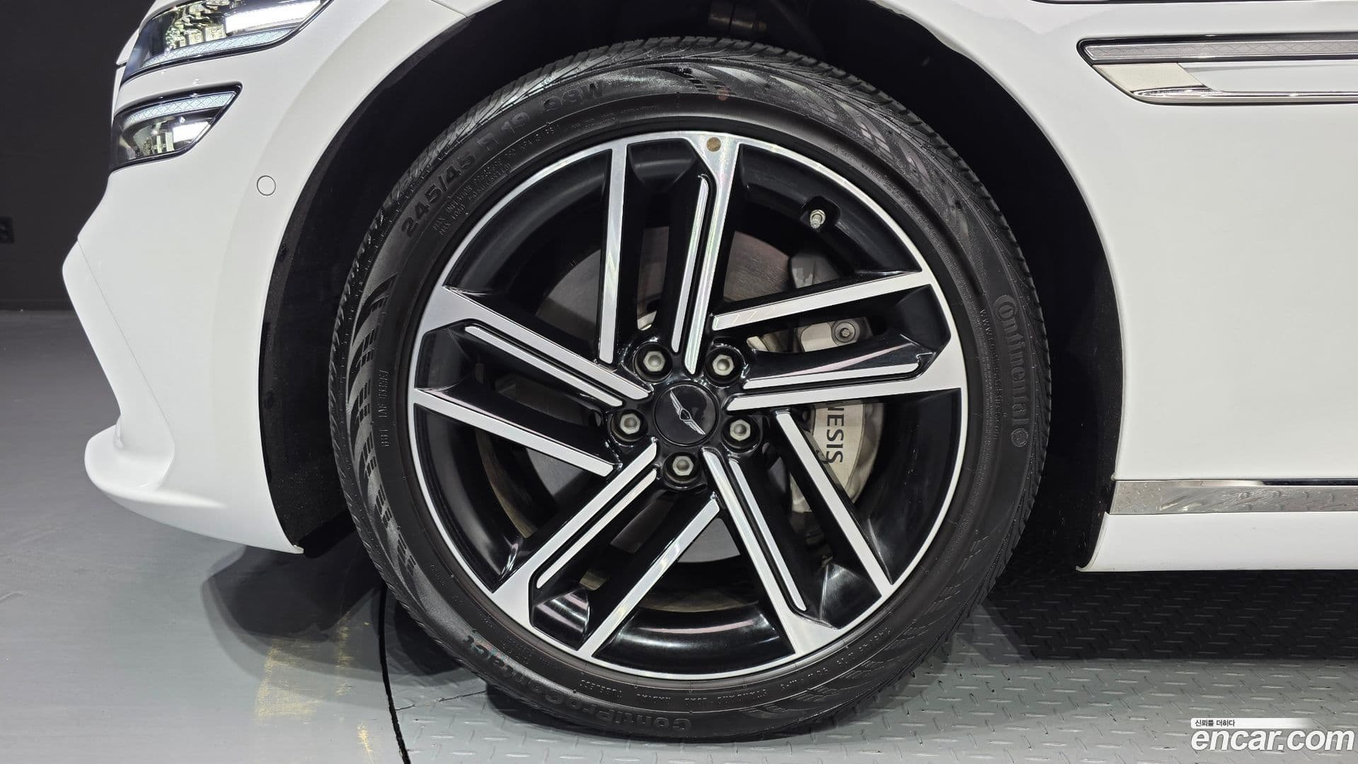 Main__Slider__Photo:G80 Genesis 2024.2-4