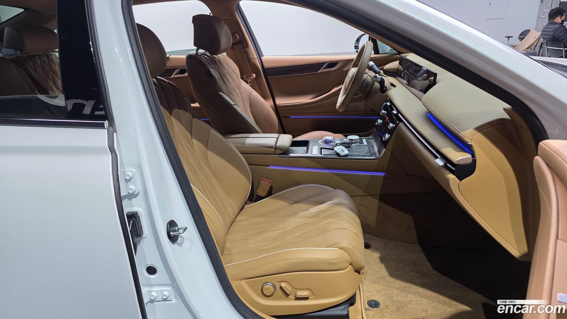 Main__Slider__Photo:G80 Genesis 2024.2-9