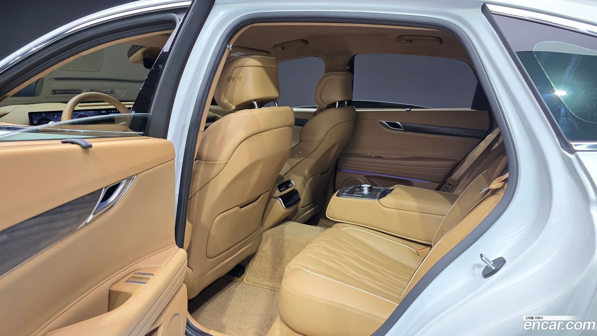 Main__Slider__Photo:G80 Genesis 2024.2-11