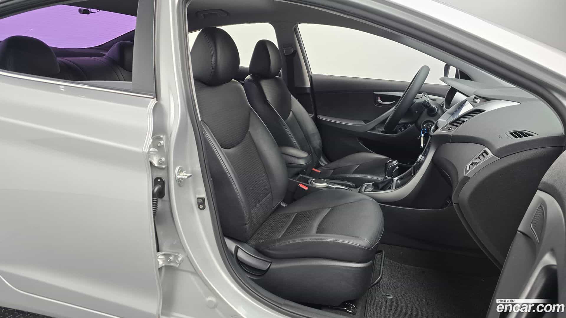 AVANTE Hyundai 2014.11-INNER-010