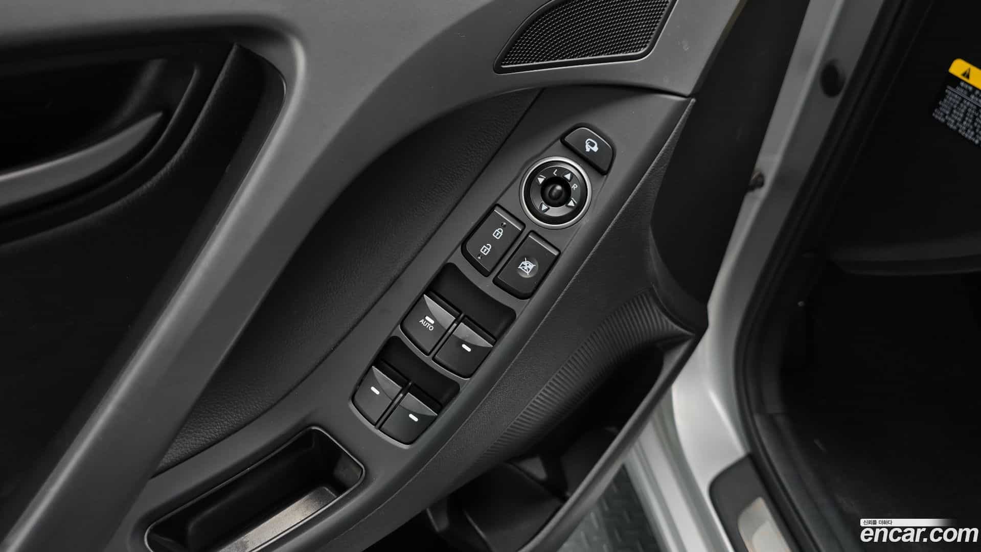 AVANTE Hyundai 2014.11-OPTION-021