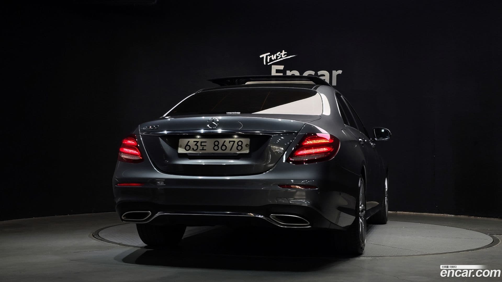 Main__Slider__Photo:E-Class Mercedes-Benz 2017.7-3