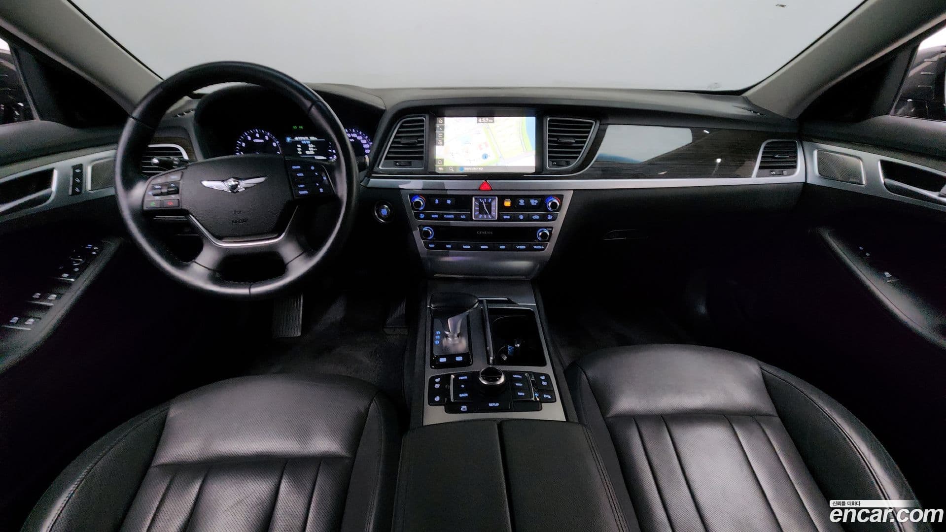 Main__Slider__Photo:G80 Genesis 2019.1-6