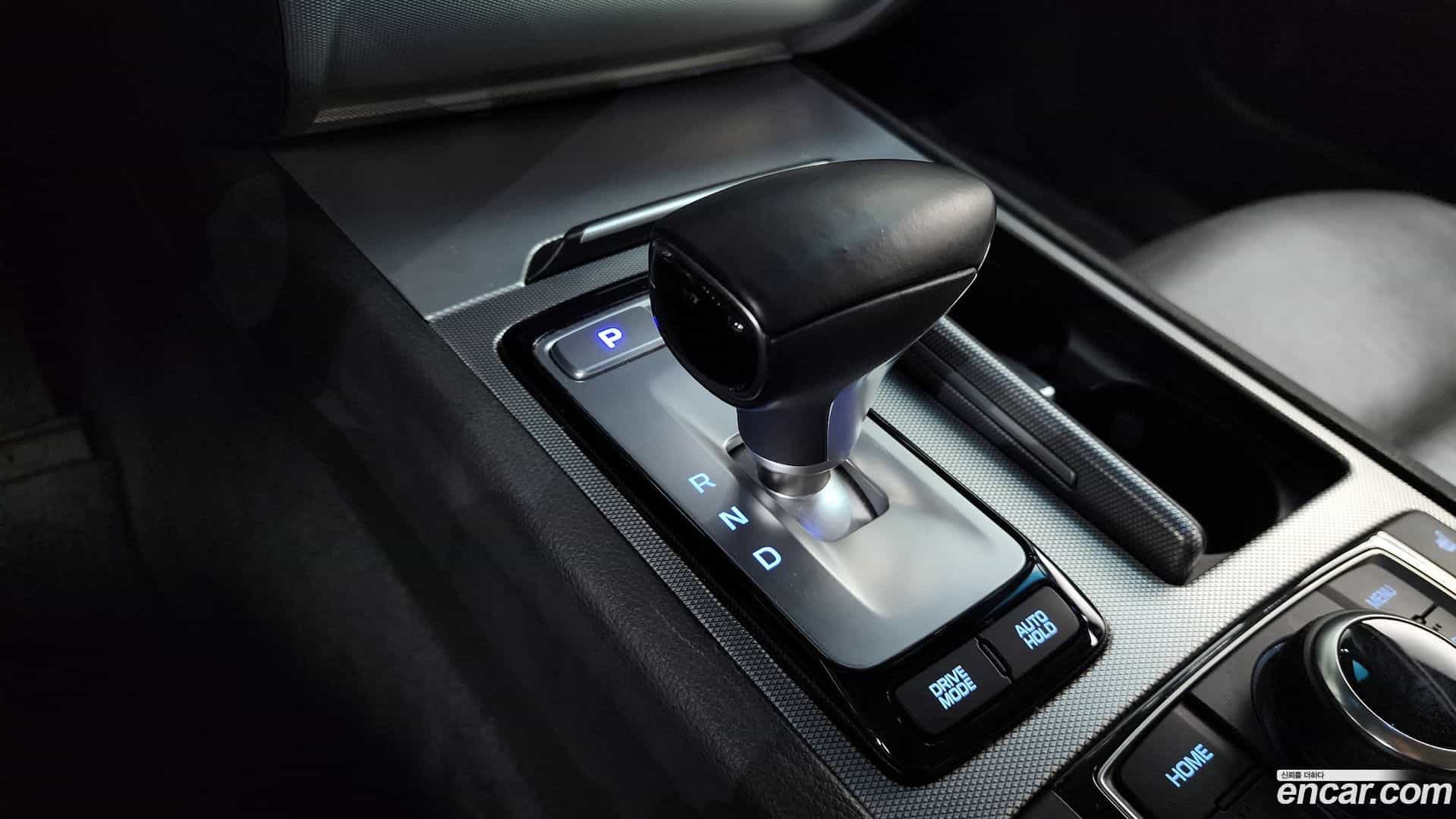 G80 Genesis 2019.1-INNER-009