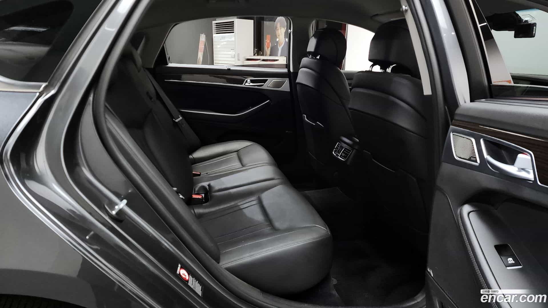 G80 Genesis 2019.1-OPTION-015