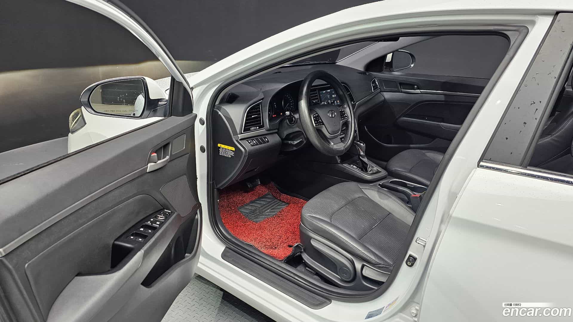 AVANTE Hyundai 2016.11-OPTION-015