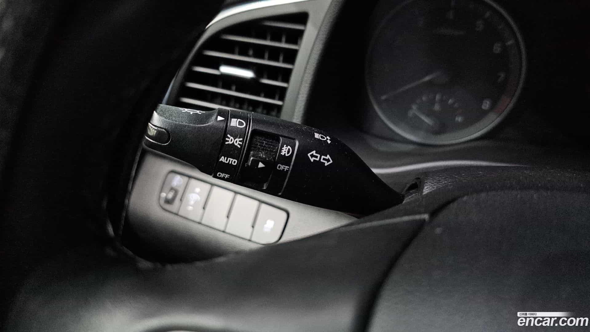 AVANTE Hyundai 2016.11-OPTION-020