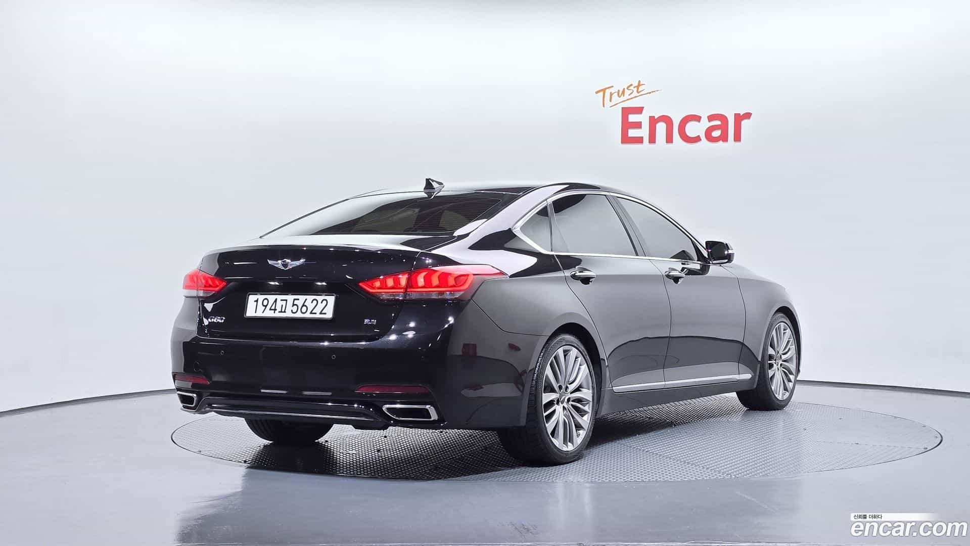 G80 Genesis 2018.0-OUTER-002