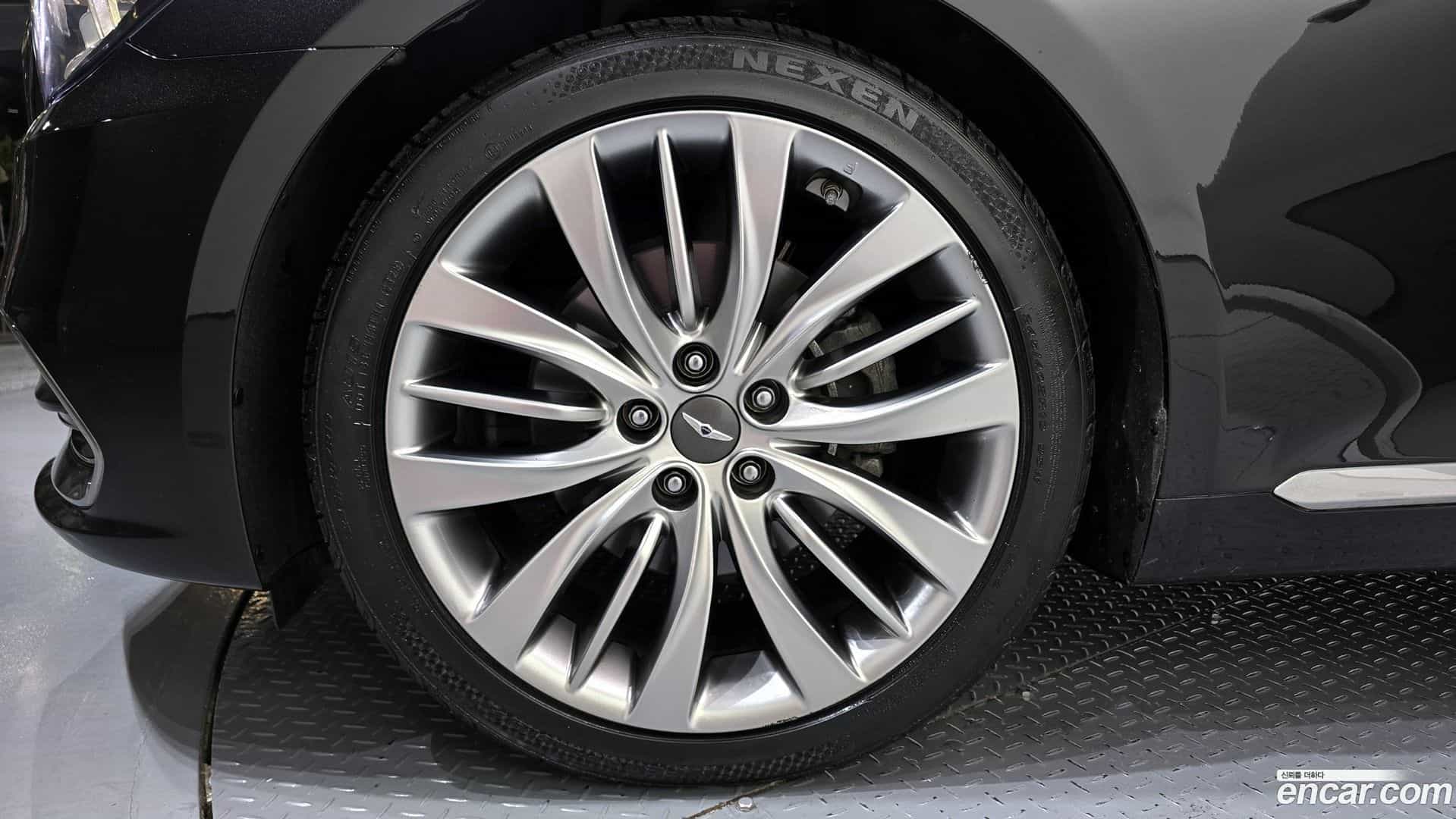 G80 Genesis 2018.0-OUTER-005