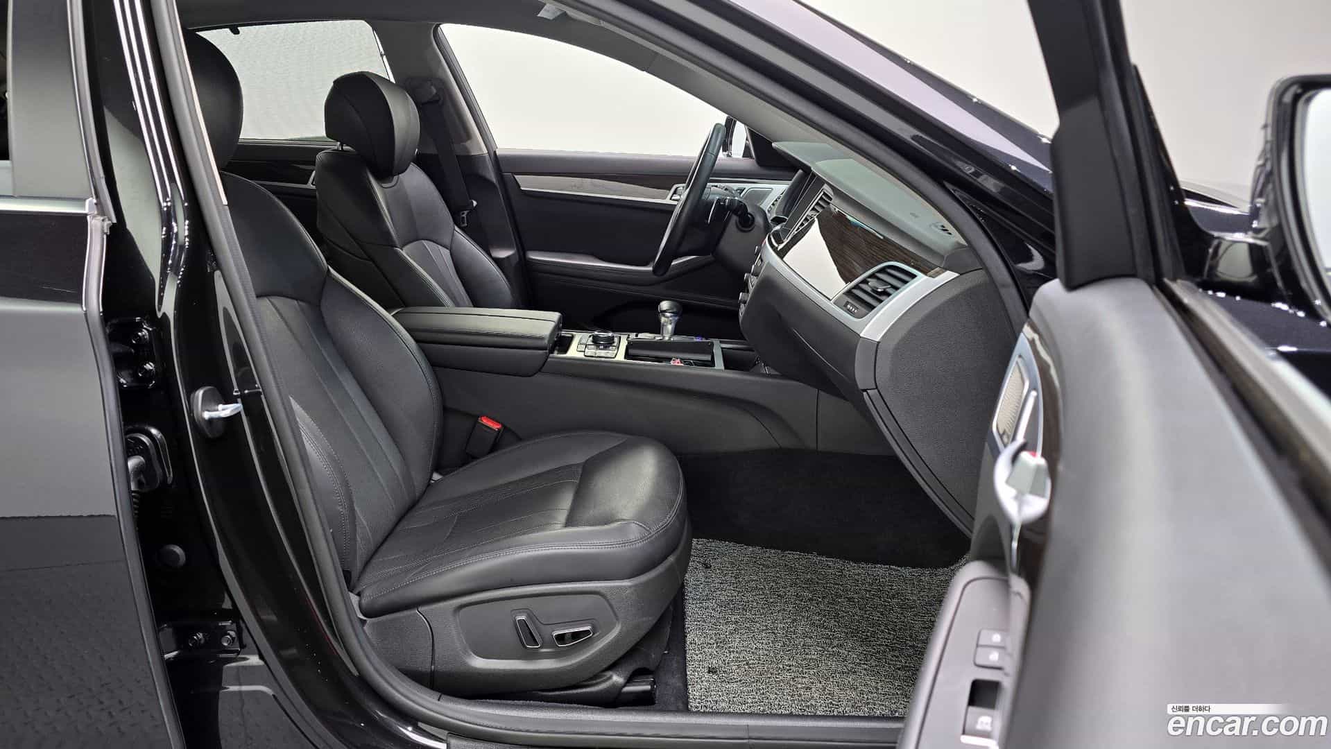 G80 Genesis 2018.0-INNER-010