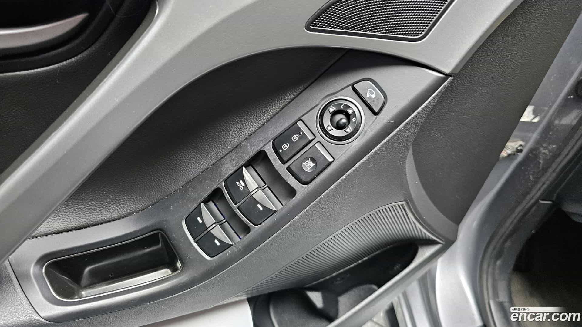 AVANTE Hyundai 2013.10-OPTION-020