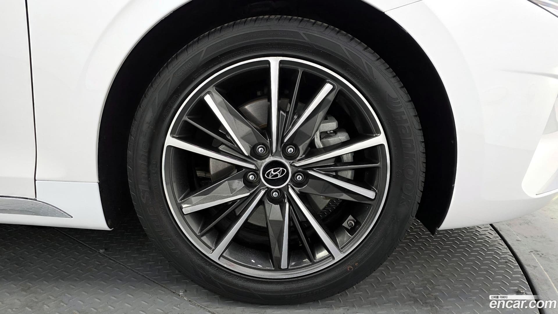 Main__Slider__Photo:Grandeur Hyundai 2022.6-4