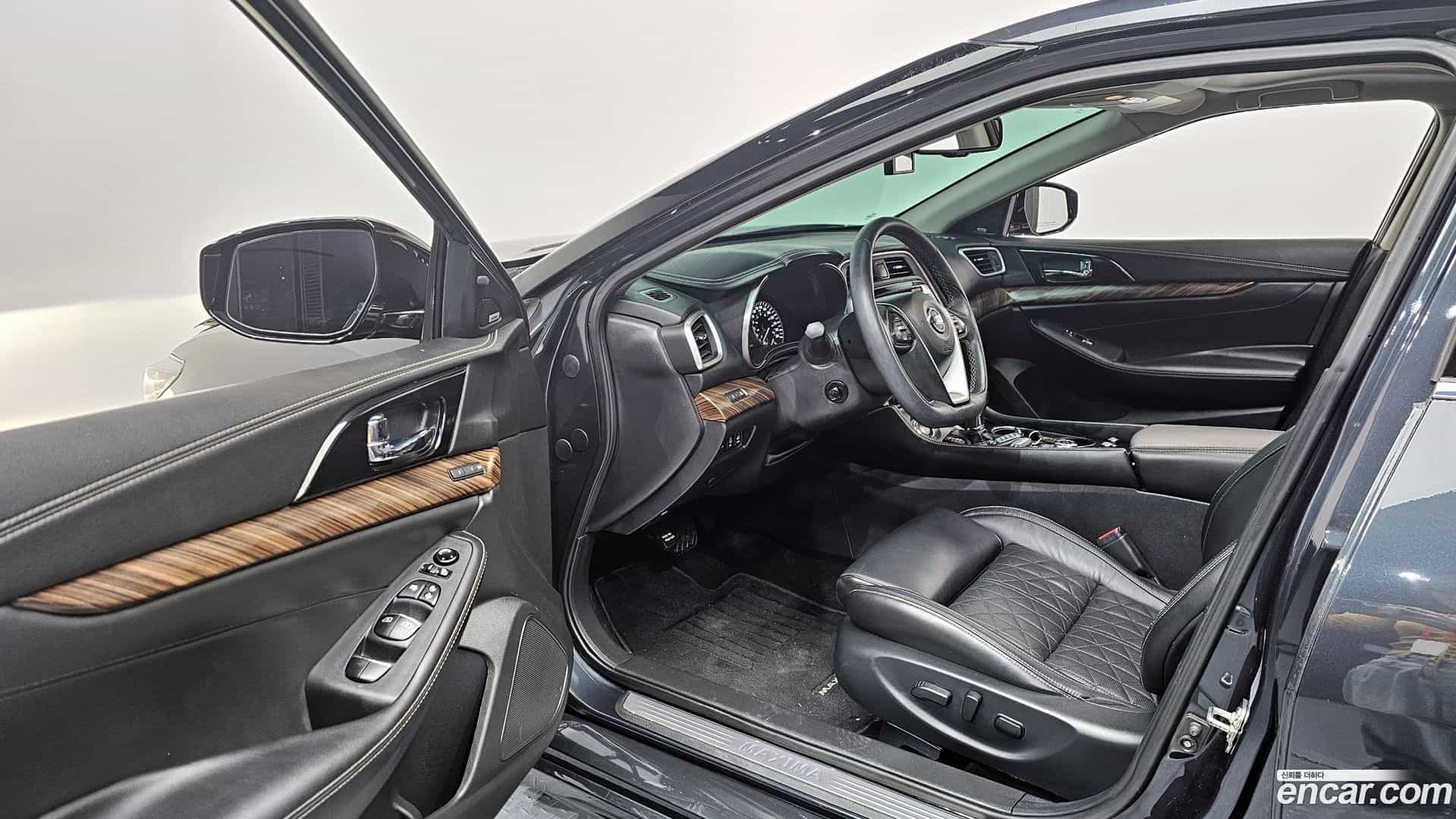 Maxima Nissan 2017.11-OPTION-015