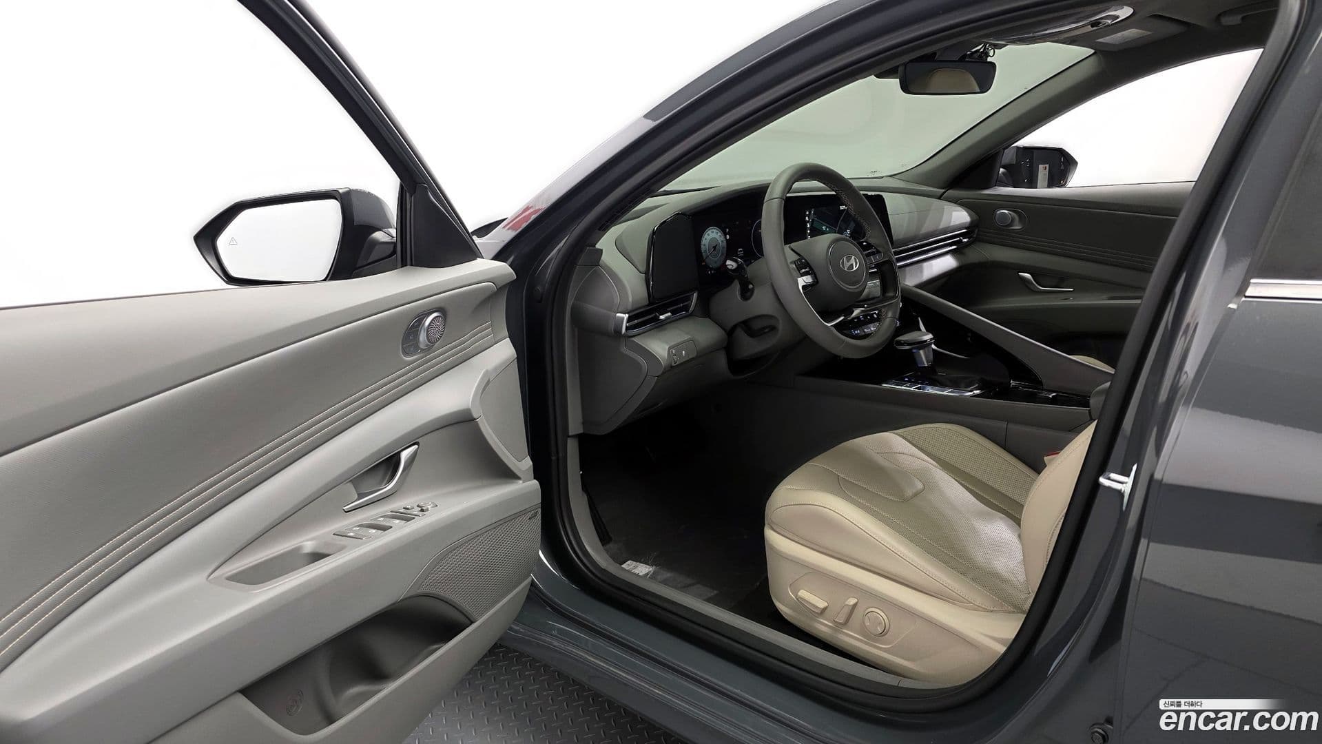 Main__Slider__Photo:AVANTE Hyundai 2024.7-9