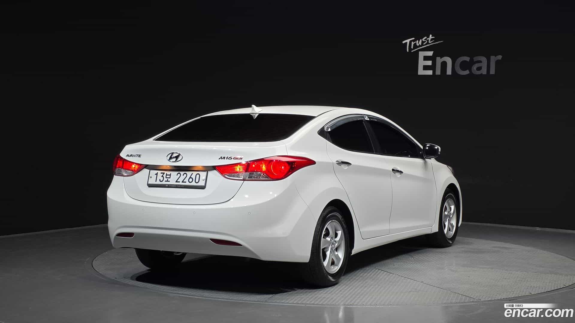 AVANTE Hyundai 2011.2-OUTER-002