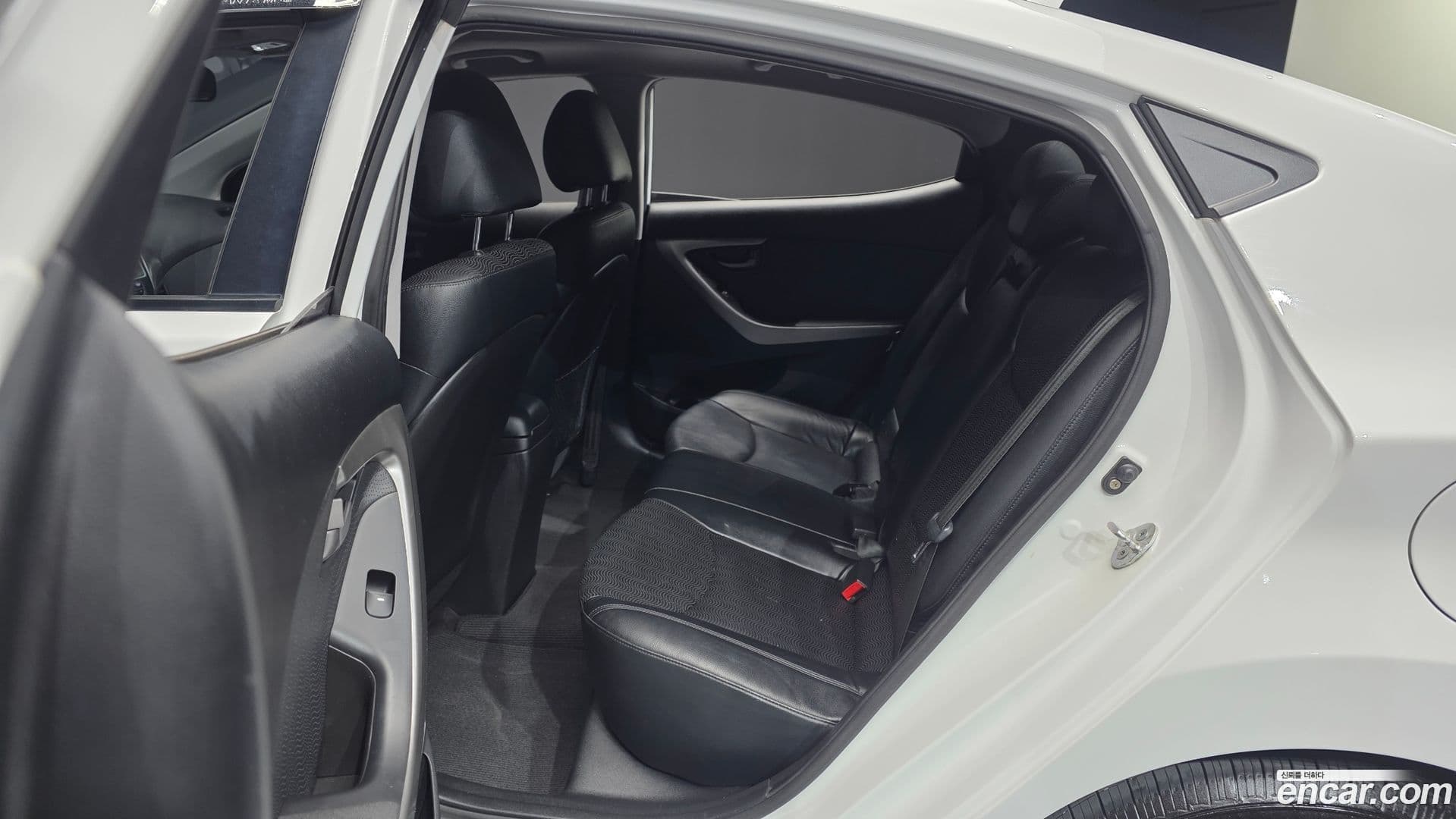 Main__Slider__Photo:AVANTE Hyundai 2011.2-10