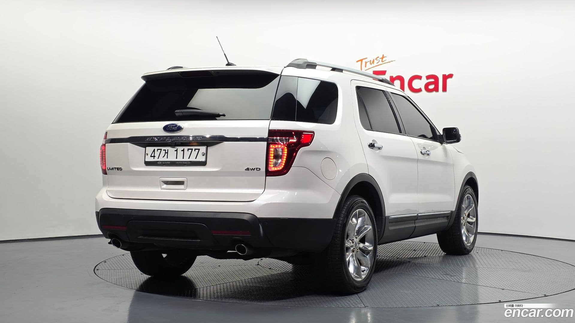 Main__Slider__Photo:Explorer Ford 2015.2-1