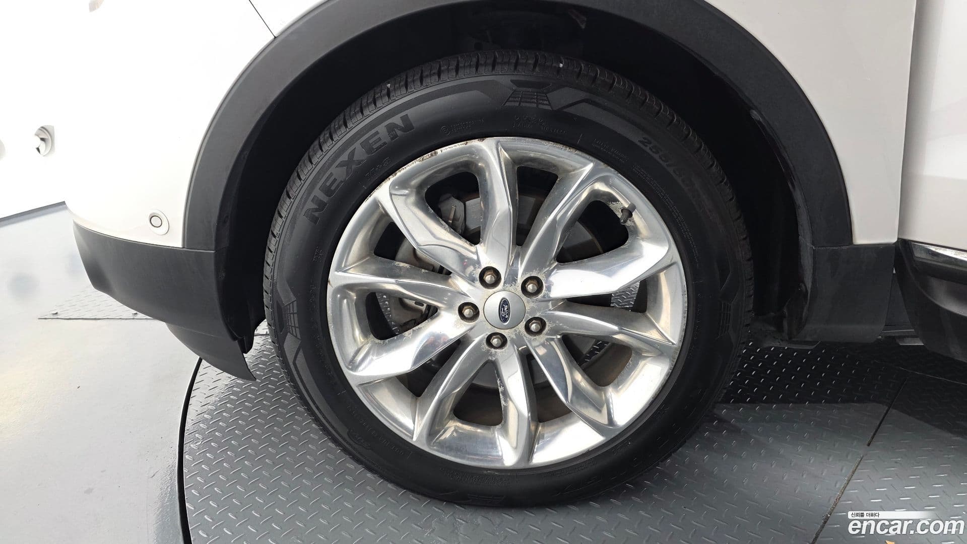 Main__Slider__Photo:Explorer Ford 2015.2-4