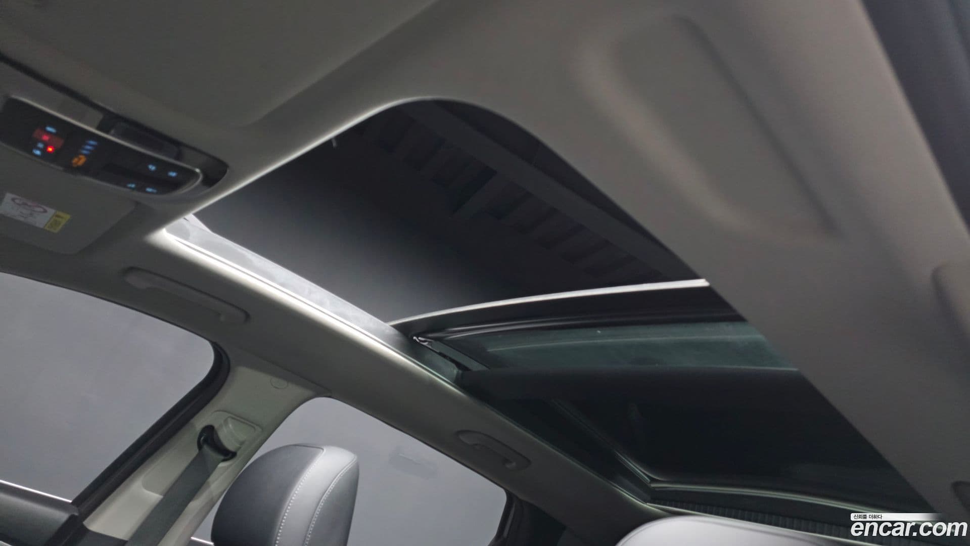 Main__Slider__Photo:Santafe Hyundai 2022.10-18