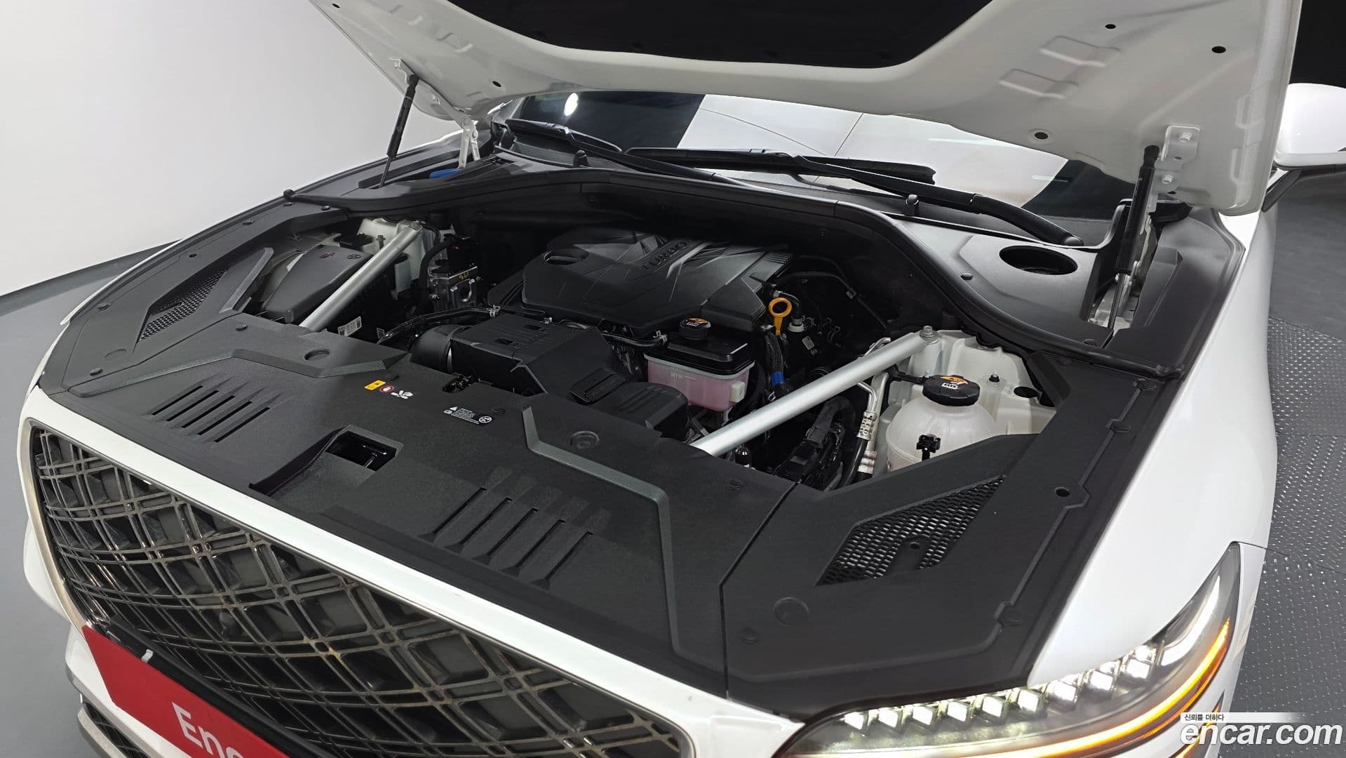 Main__Slider__Photo:GV70 Genesis 2024.5-5