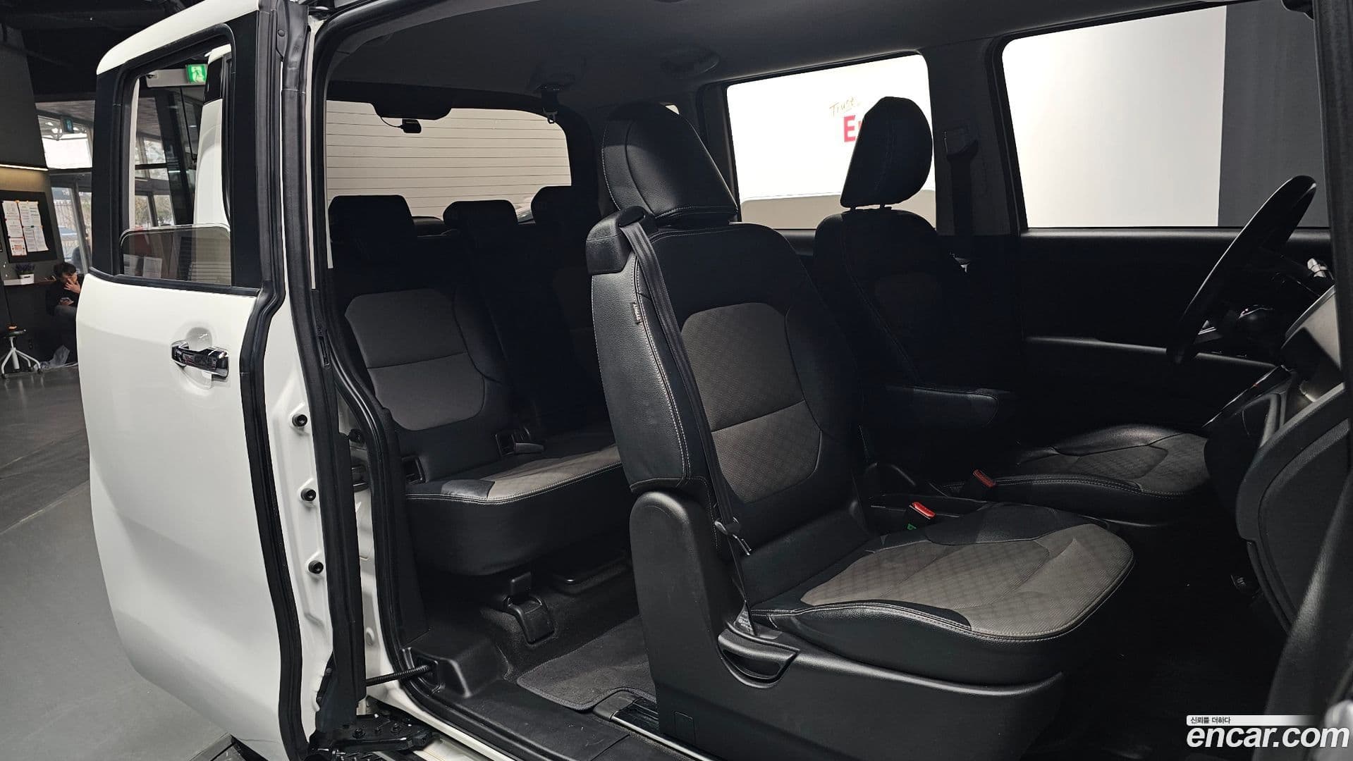 Main__Slider__Photo:RAY Kia 2021.6-9