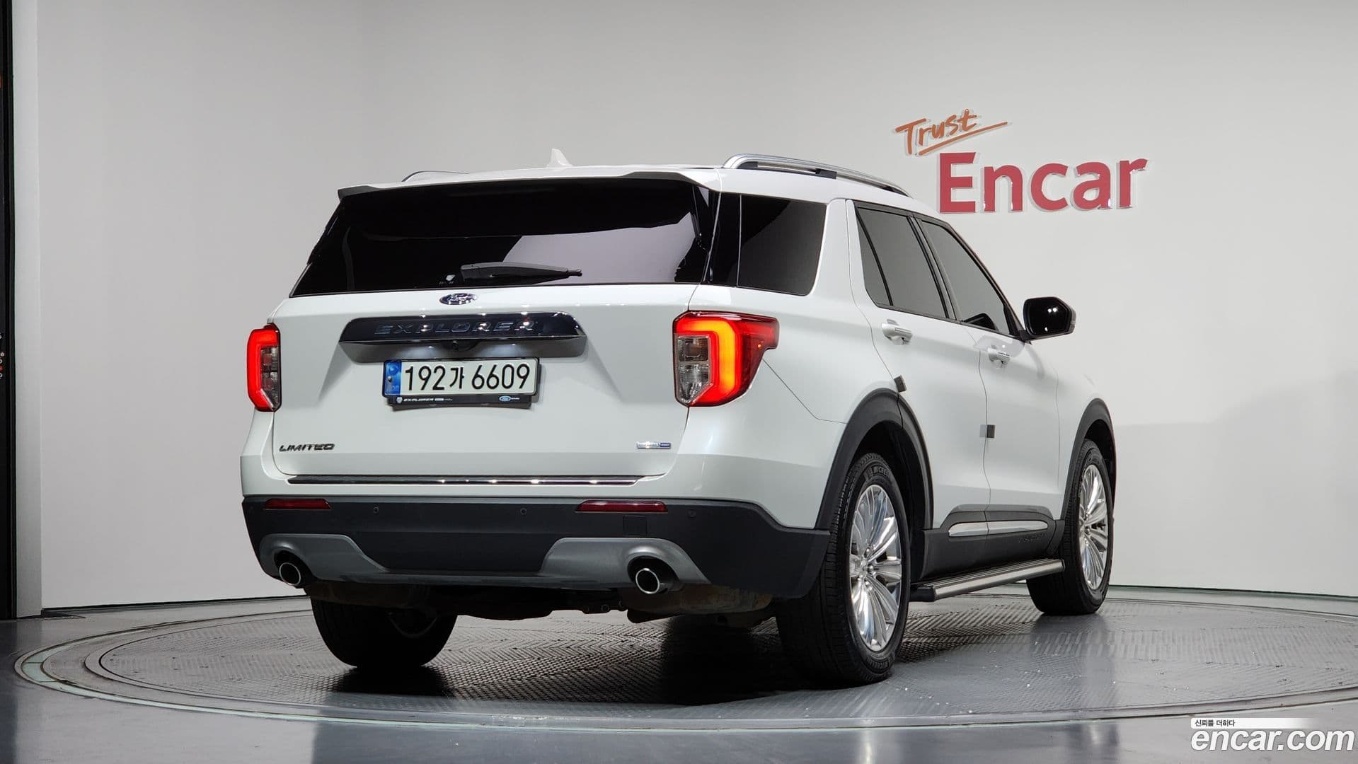 Main__Slider__Photo:Explorer Ford 2020.4-1