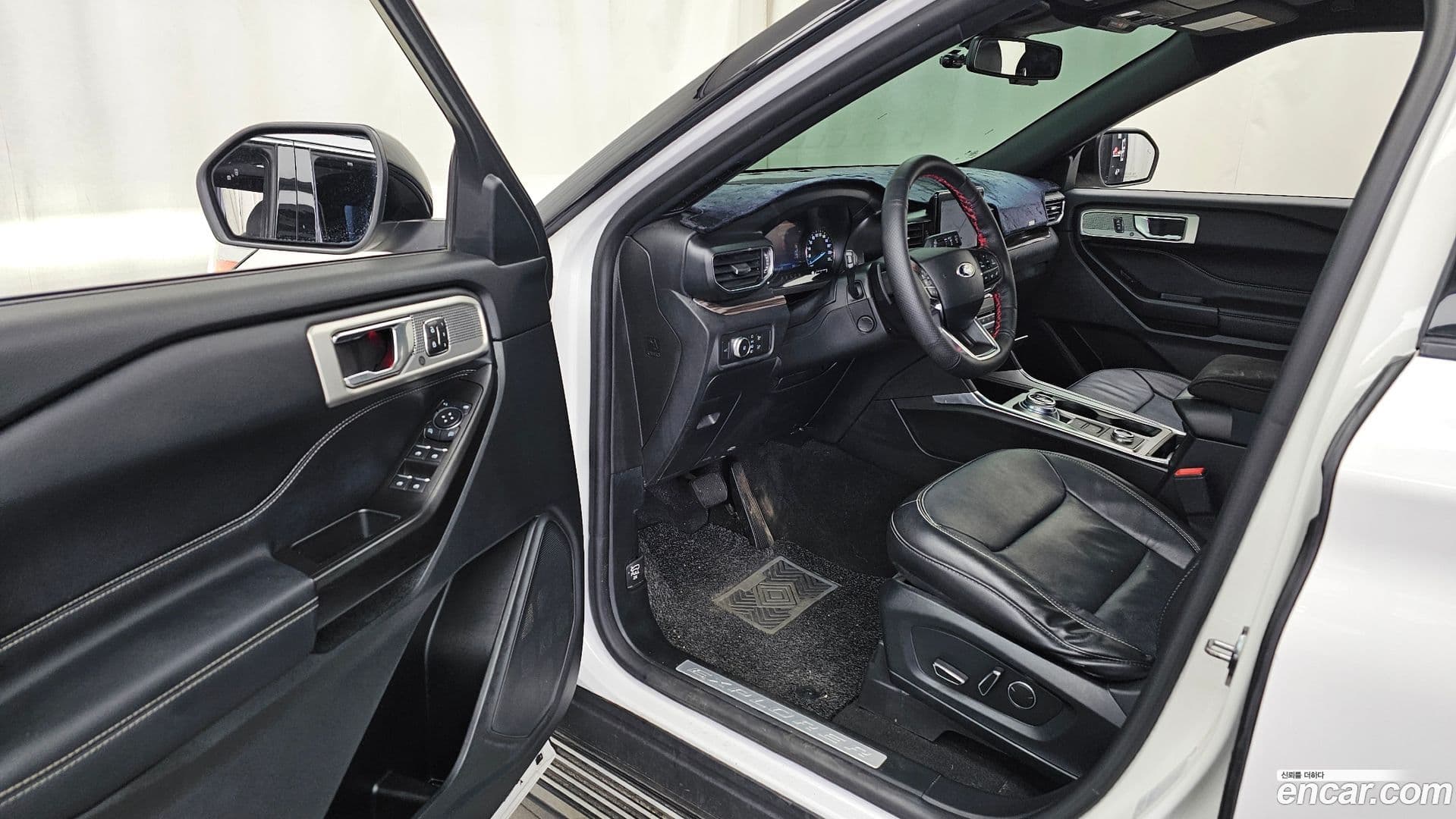 Main__Slider__Photo:Explorer Ford 2020.4-9