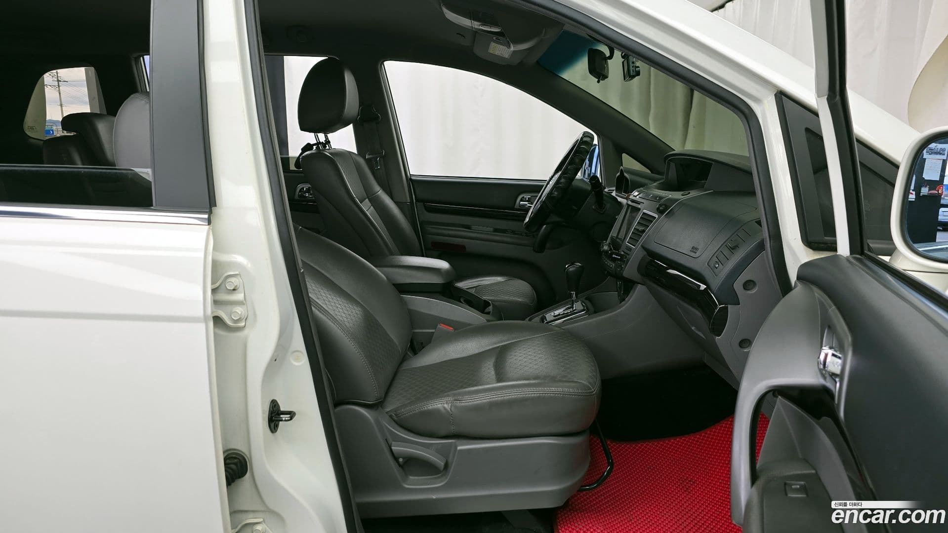 Main__Slider__Photo:KORANDO KG_Mobility_Ssangyong 2015.9-10