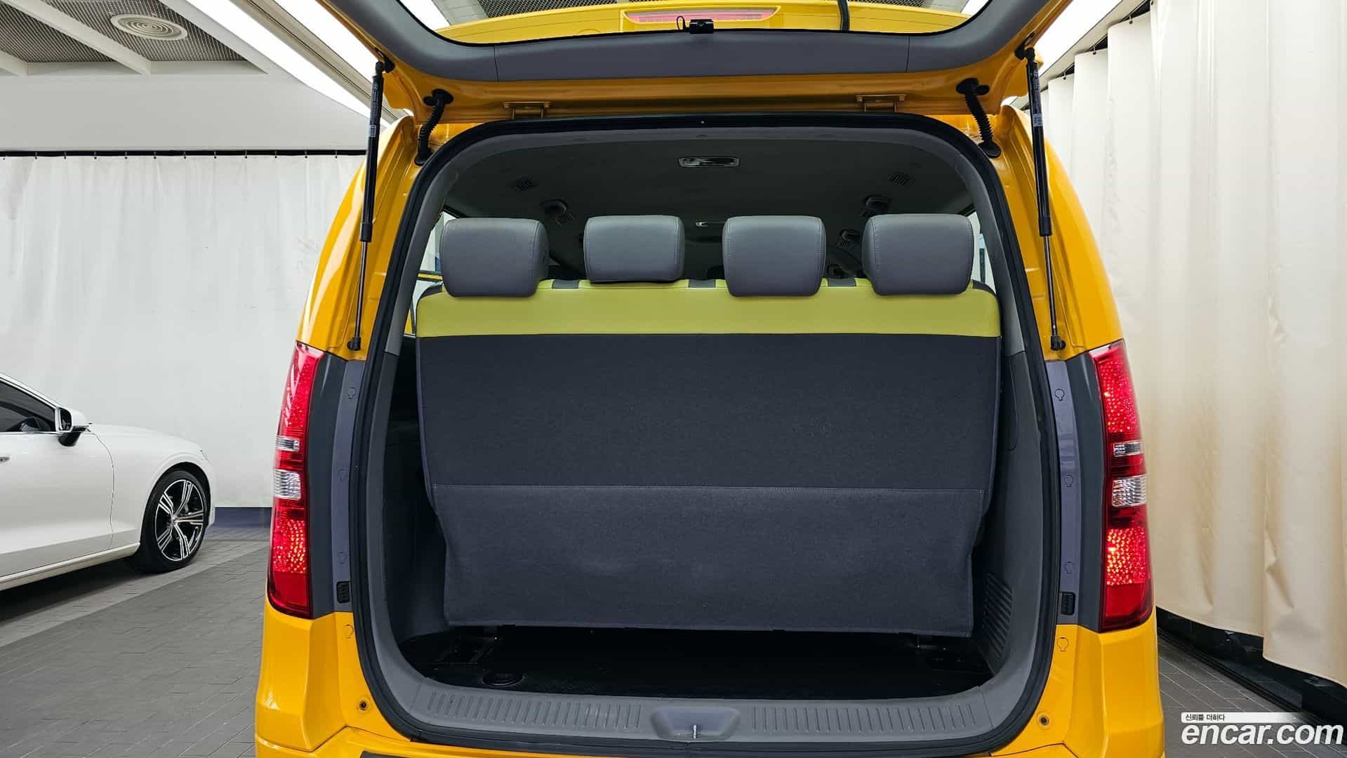 Starex Hyundai 2017.4-OPTION-024